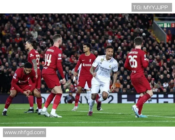 利物浦主场迎战曼联首回合激战争夺英超荣耀的关键之战